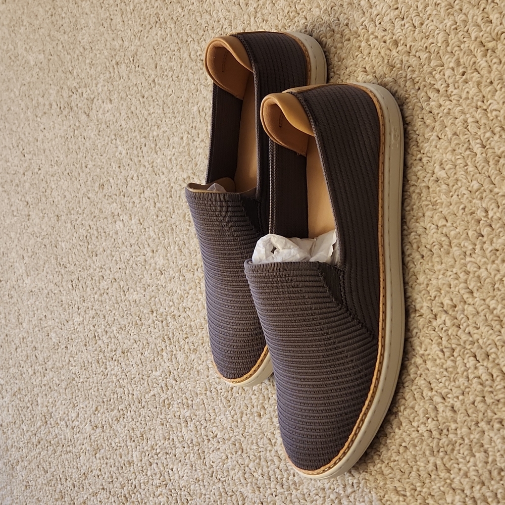 Ugg Sammy shoes